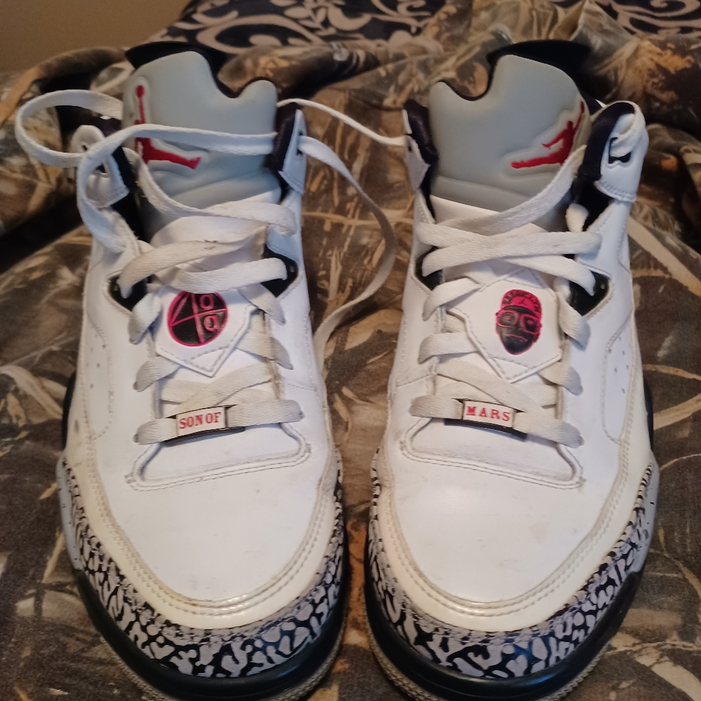 Authentic Son of Mars Jordan size 8 men's Spizike
